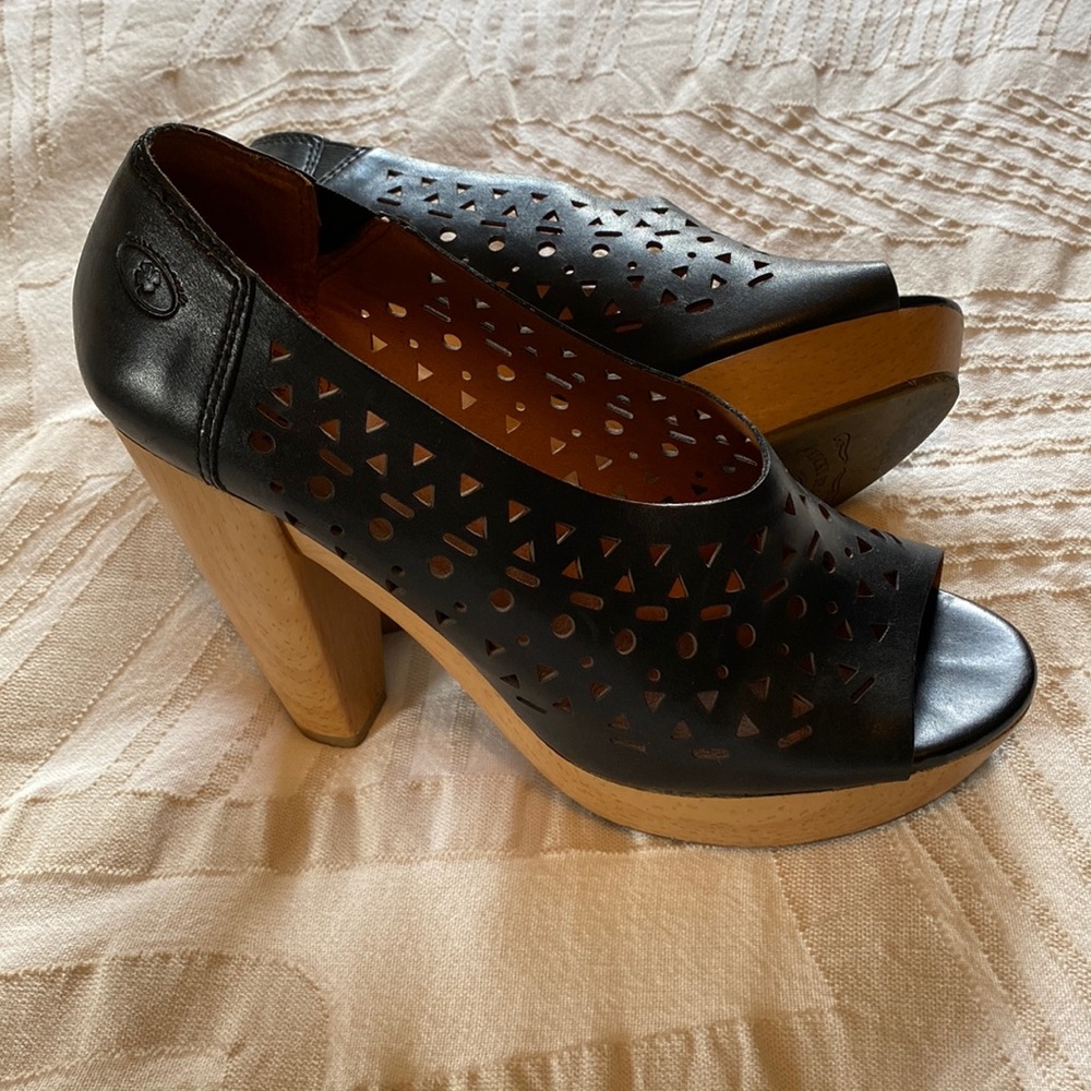 Lucky Brand Wood Heel and black leather